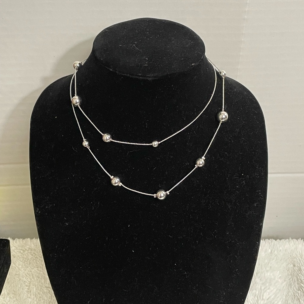 Silver tone Ball necklace